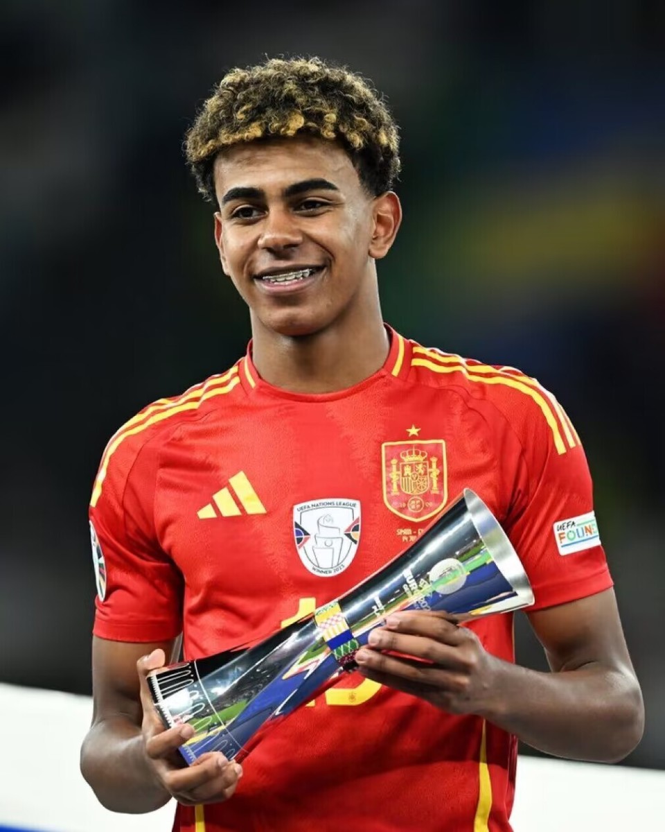 CBA杯战报：王哲林17分7板，上海111-72狂胜四川（CBA杯快讯：王哲林砍下17分7篮板，上海111-72大胜四川）