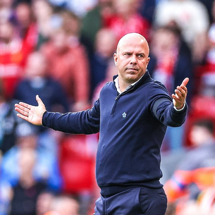 查马克：欣赏阿德利希望代表法国出战的坦率，不像谢尔基很装（查马克：赞阿德利坦言愿为法国效力，谢尔基则显得做作）