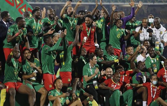 TA：医疗派系冲突添乱，弗里克需要在巴萨伤病危机中重建控制（TA：医疗团队内耗添乱，弗里克需在巴萨伤病潮中重掌大局）