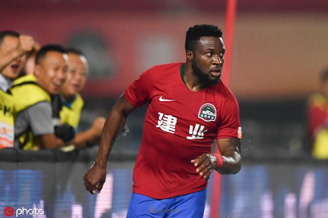 瓦拉内专访谈心理问题：展现脆弱的一面并不是软弱的表现（瓦拉内专访谈心理健康：坦露脆弱不等于软弱）