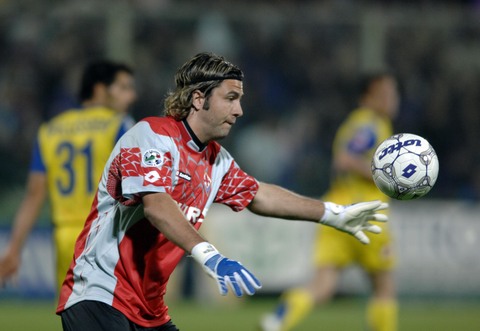 英超积分榜更新：曼城榜首压力加大,（英超最新积分榜：曼城领跑压力加剧）